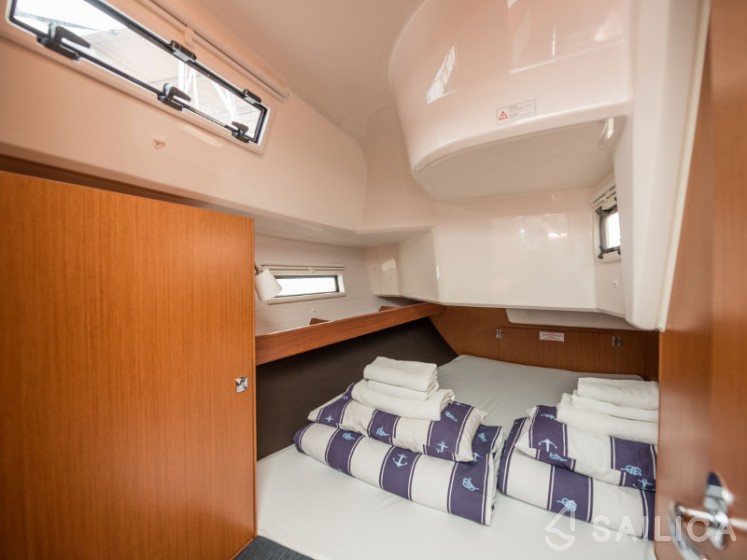 Bavaria 37 Cruiser - Yacht Charter Sailica