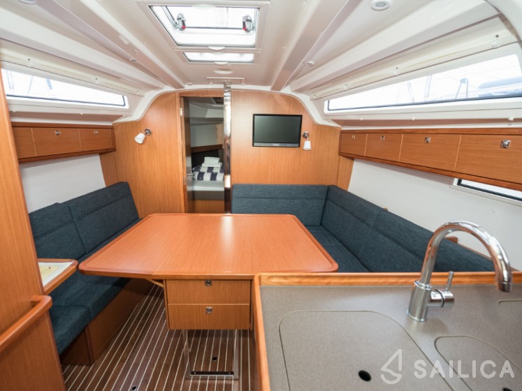 Bavaria 37 Cruiser - Yacht Charter Sailica