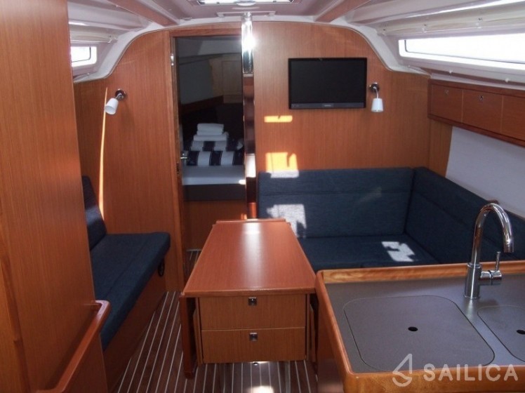 Bavaria 37 Cruiser - Yacht Charter Sailica