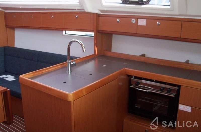 Bavaria 37 Cruiser - Yacht Charter Sailica