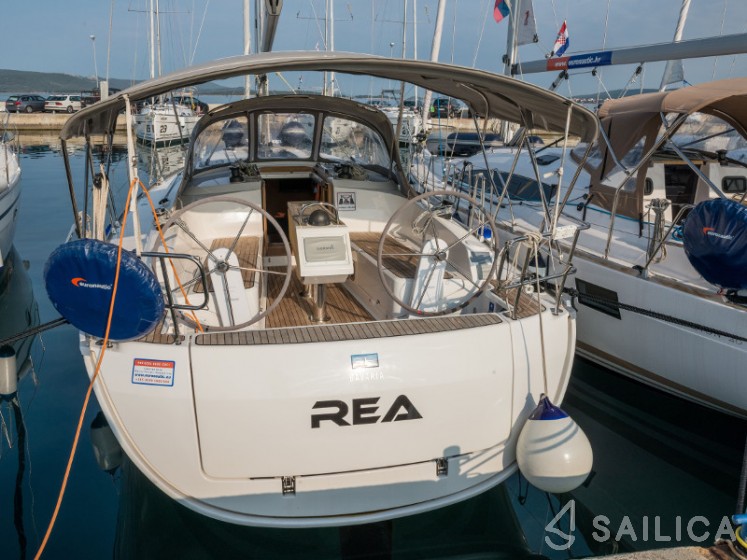 Bavaria 37 Cruiser - Yacht Charter Sailica