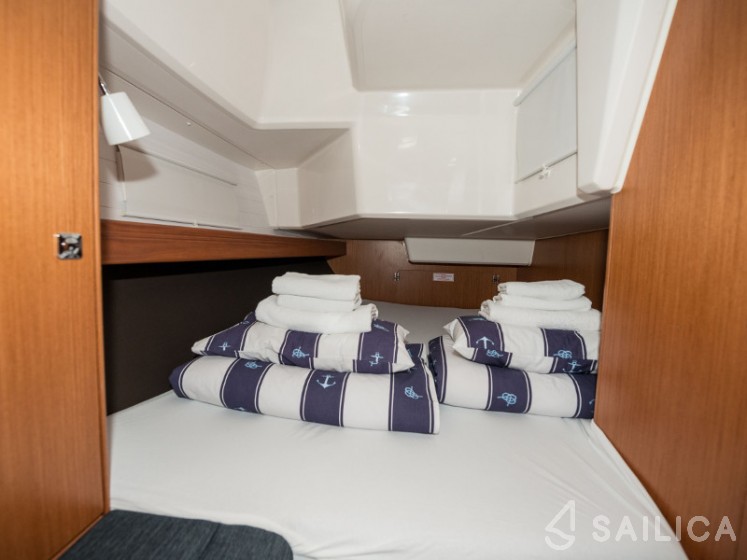 Bavaria 37 Cruiser - Yacht Charter Sailica