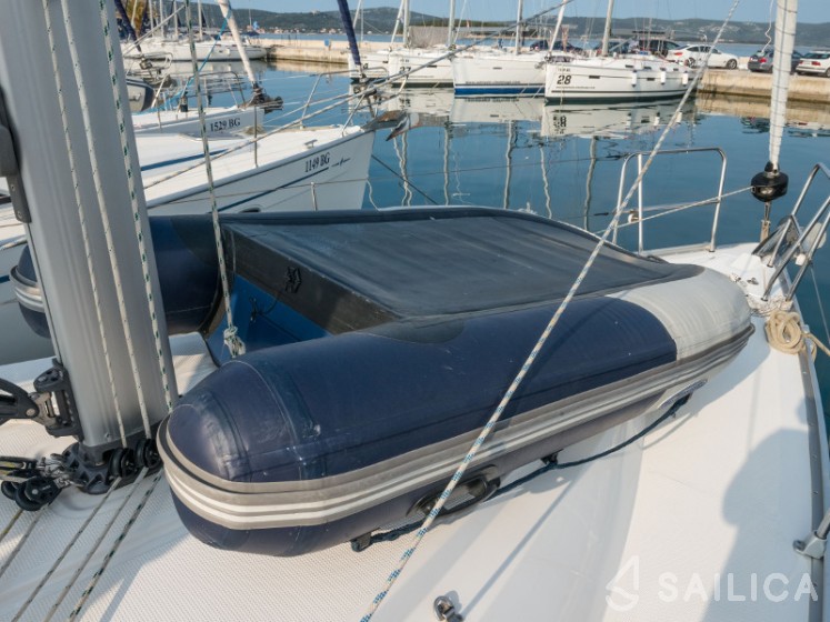 Bavaria 37 Cruiser - Yacht Charter Sailica