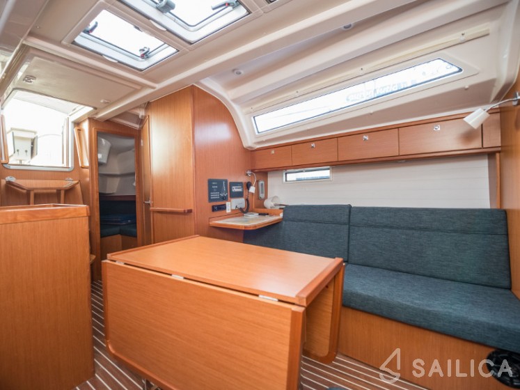 Bavaria 37 Cruiser - Yacht Charter Sailica