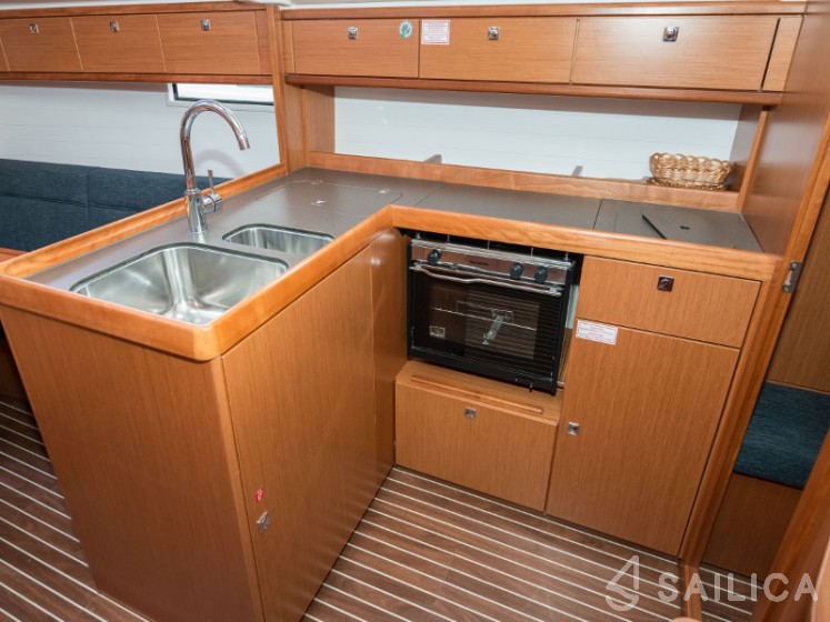 Bavaria 37 Cruiser - Yacht Charter Sailica