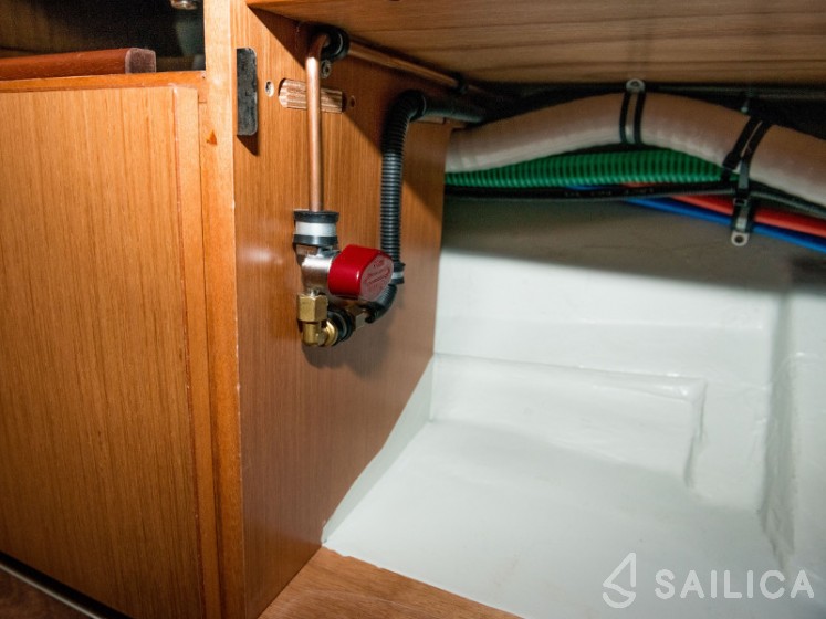 Bavaria 37 Cruiser - Yacht Charter Sailica