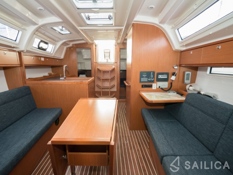 Bavaria 37 Cruiser - Yacht Charter Sailica