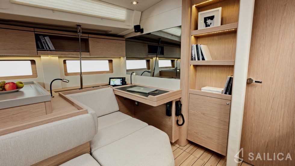 Oceanis 51.1 - Yacht Charter Sailica