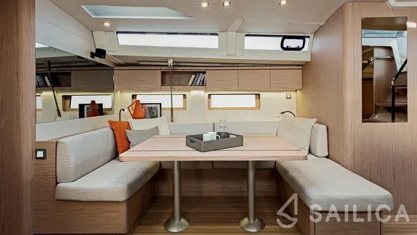 Oceanis 51.1 - Yacht Charter Sailica