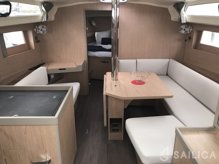 Oceanis 41.1 - Yacht Charter Sailica