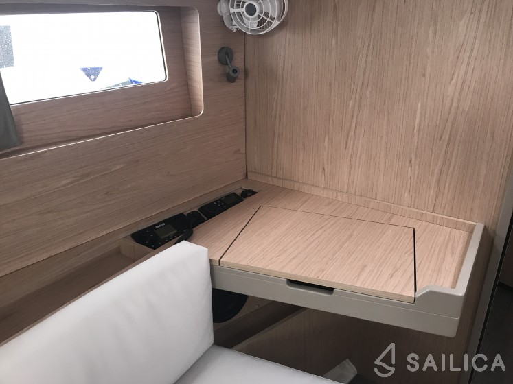 Oceanis 41.1 - Yacht Charter Sailica