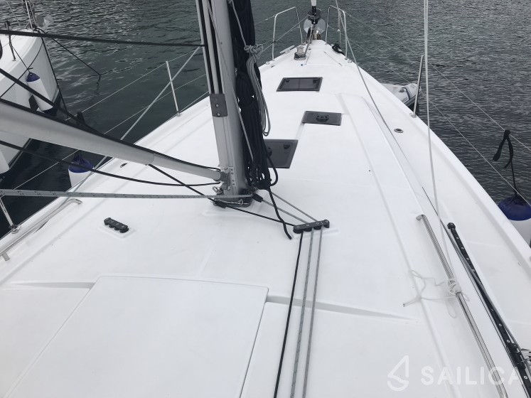 Oceanis 41.1 - Yacht Charter Sailica
