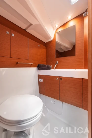 Sun Odyssey 519 - Yacht Charter Sailica