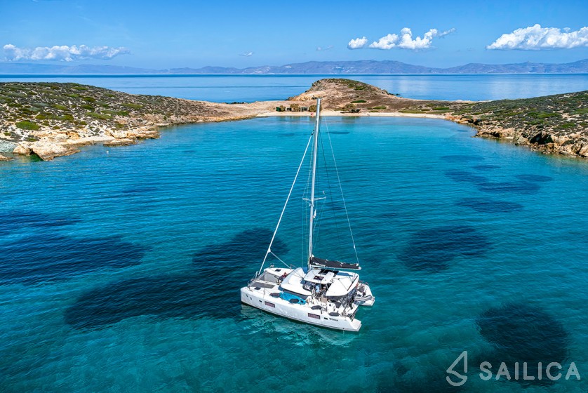 Lagoon 42 - Yacht Charter Sailica