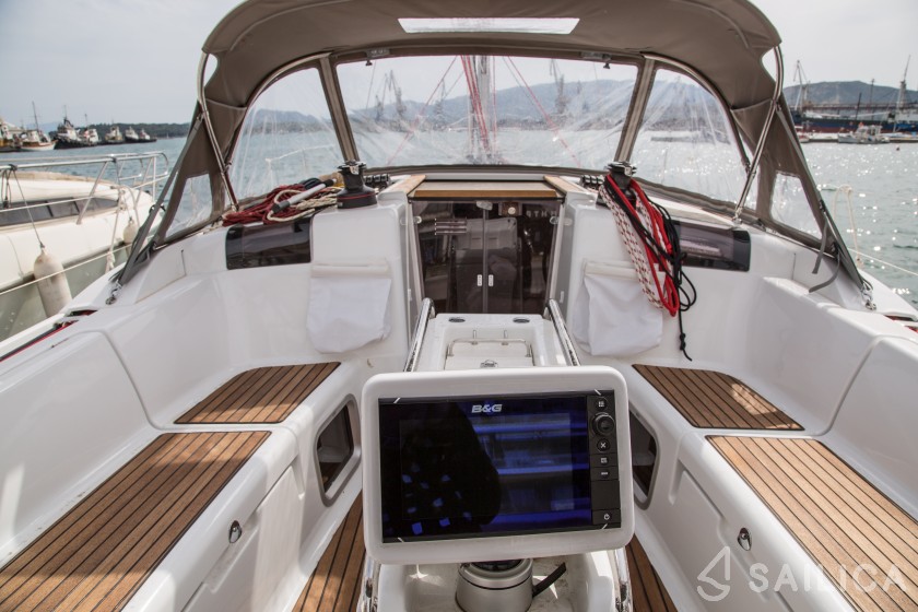 Sun Odyssey 419 - Yacht Charter Sailica