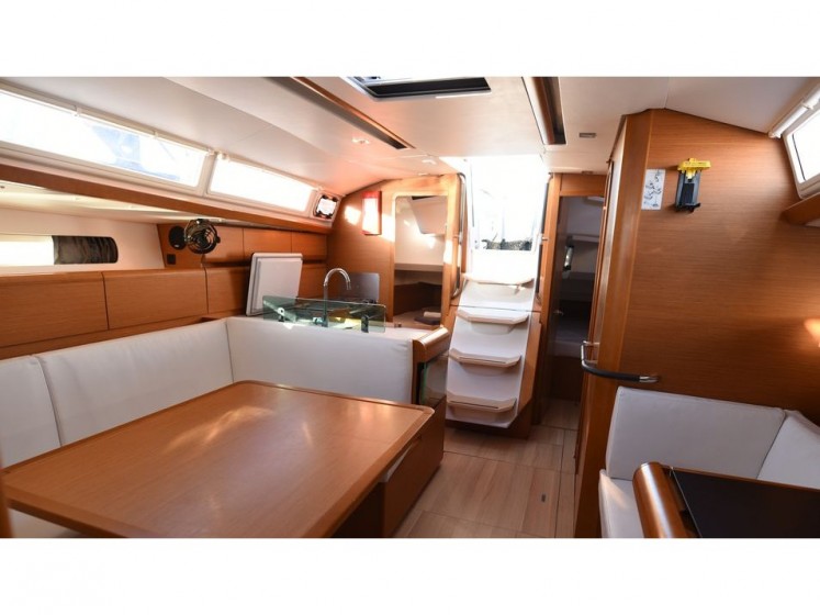 Sun Odyssey 419 - Yacht Charter Sailica