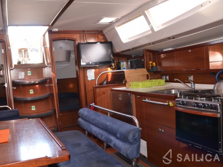 Delphia 47 - Yacht Charter Sailica