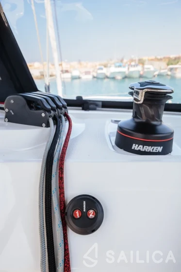 Lagoon 40 - Yacht Charter Sailica