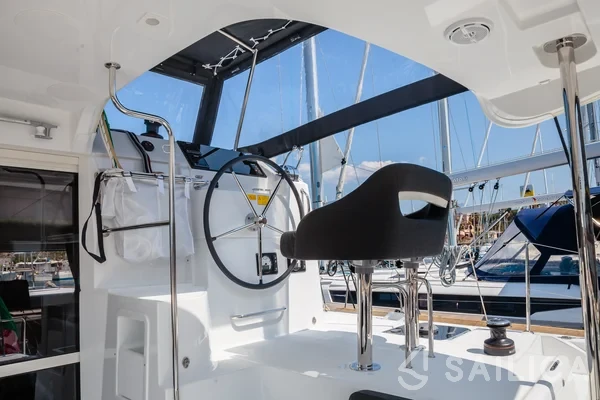 Lagoon 40 - Yacht Charter Sailica