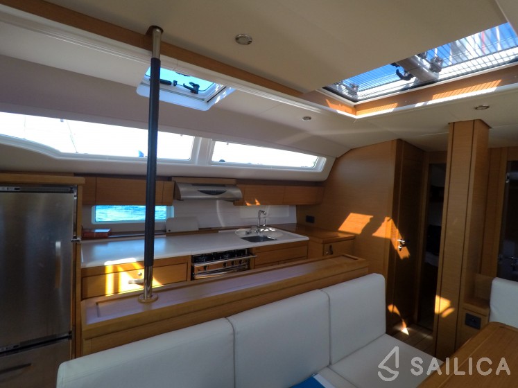 Jeanneau 54 - Yacht Charter Sailica
