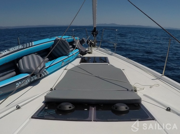Jeanneau 54 - Yacht Charter Sailica