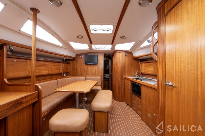 Delphia 40 - Yacht Charter Sailica