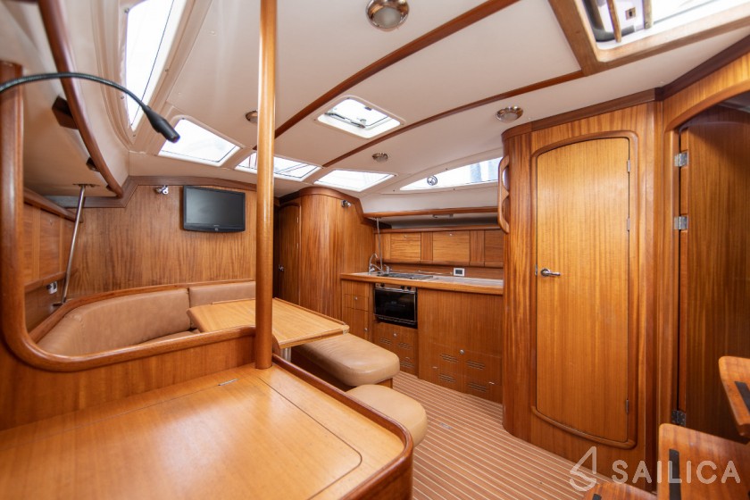Delphia 40 - Yacht Charter Sailica