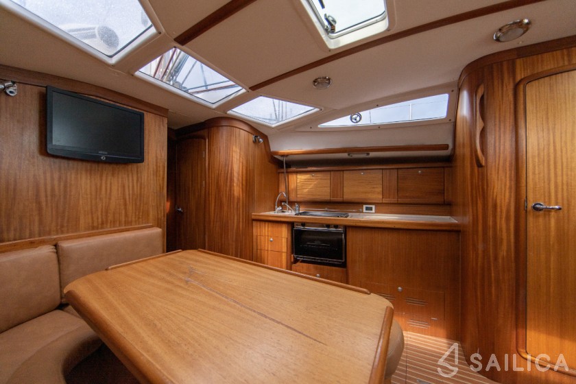 Delphia 40 - Yacht Charter Sailica