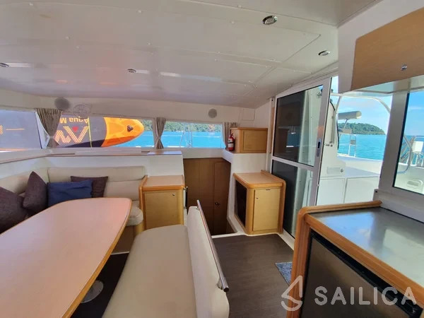 Lagoon 421 - Yacht Charter Sailica