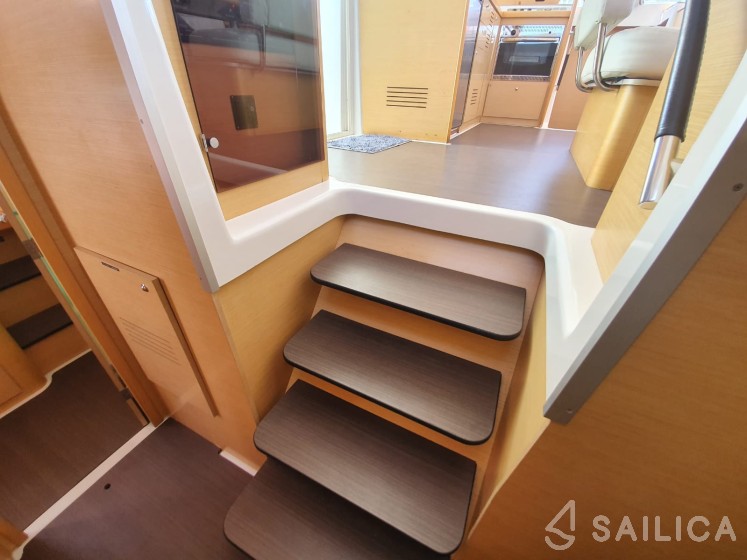 Lagoon 421 - Yacht Charter Sailica