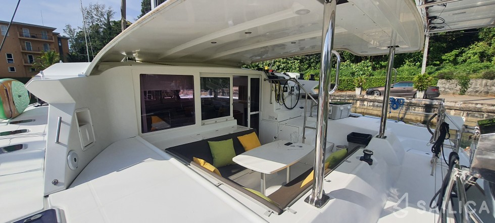 Lagoon 421 - Yacht Charter Sailica