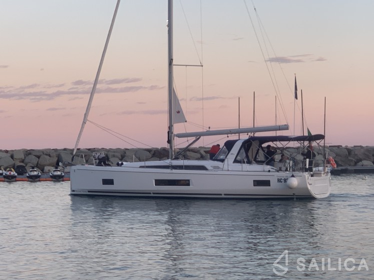 Oceanis 46.1 - Yacht Charter Sailica