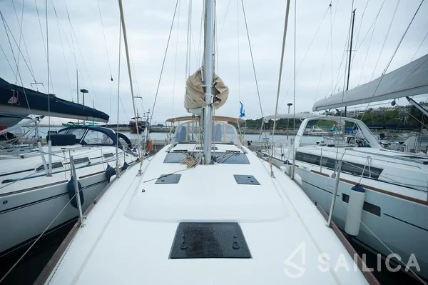 Dufour 410 GL - Yacht Charter Sailica