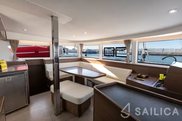 Lagoon 42 - Yacht Charter Sailica