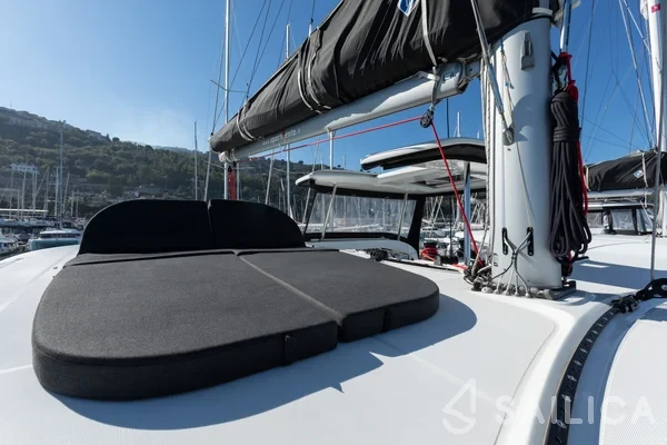 Lagoon 42 - Yacht Charter Sailica