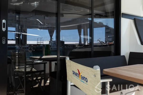 Lagoon 42 - Yacht Charter Sailica