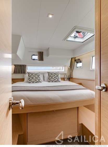 Lagoon 42 - Yacht Charter Sailica