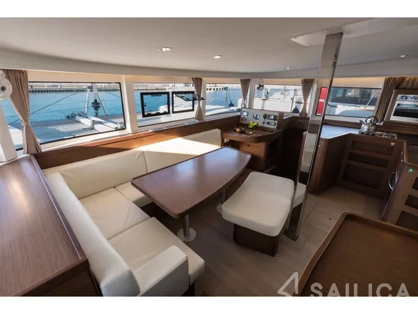 Lagoon 42 - Yacht Charter Sailica