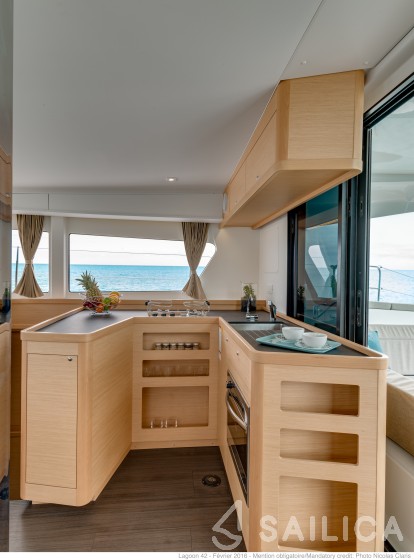 Lagoon 42 - Yacht Charter Sailica
