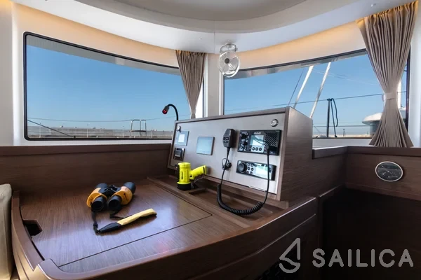 Lagoon 42 - Yacht Charter Sailica