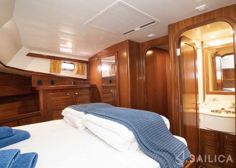 Menorquin 160 - Yacht Charter Sailica