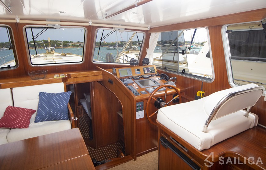 Menorquin 160 - Yacht Charter Sailica