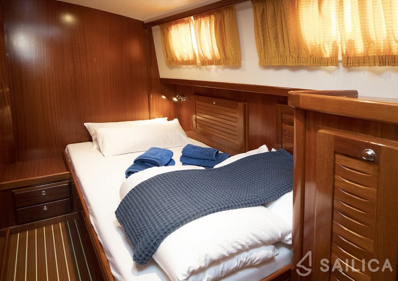 Menorquin 160 - Yacht Charter Sailica