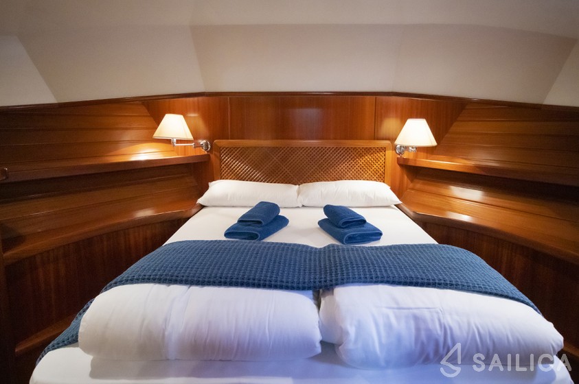 Menorquin 160 - Yacht Charter Sailica