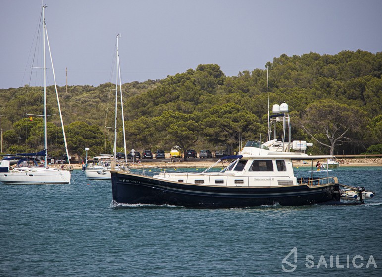 Menorquin 160 - Yacht Charter Sailica
