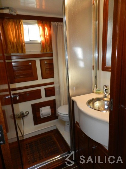 Menorquin 160 - Yacht Charter Sailica