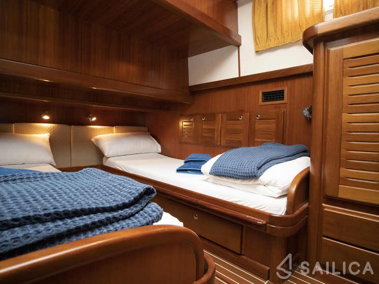 Menorquin 160 - Yacht Charter Sailica