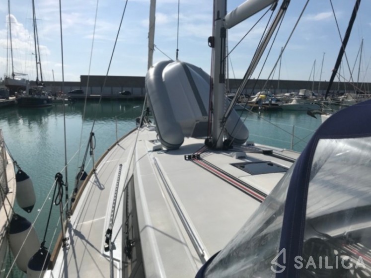 Oceanis 45 - Yacht Charter Sailica