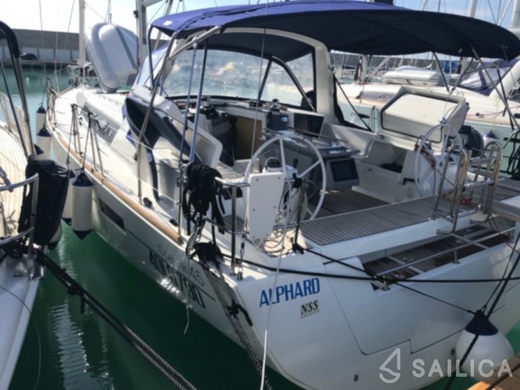 Oceanis 45 - Yacht Charter Sailica