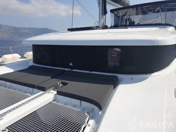 Lagoon 42 - Yacht Charter Sailica